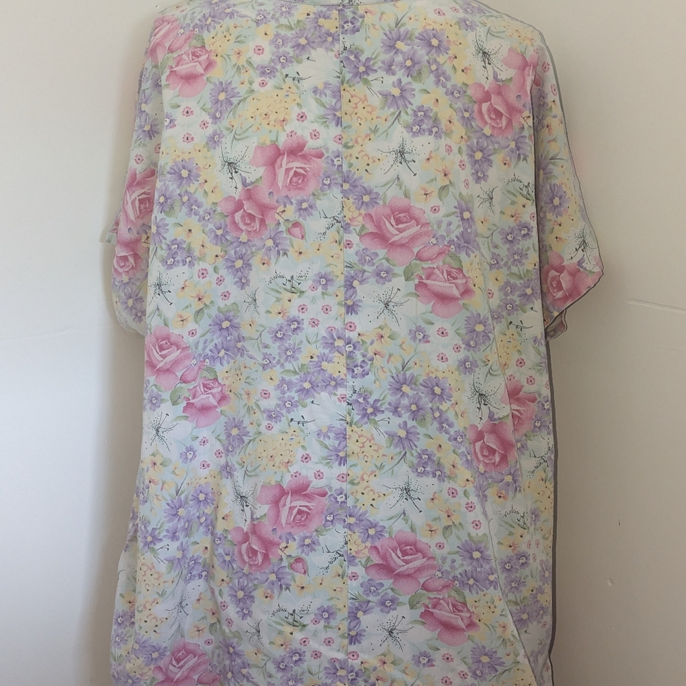 Large Simply Basic scrub top - Picture 2 of 3
